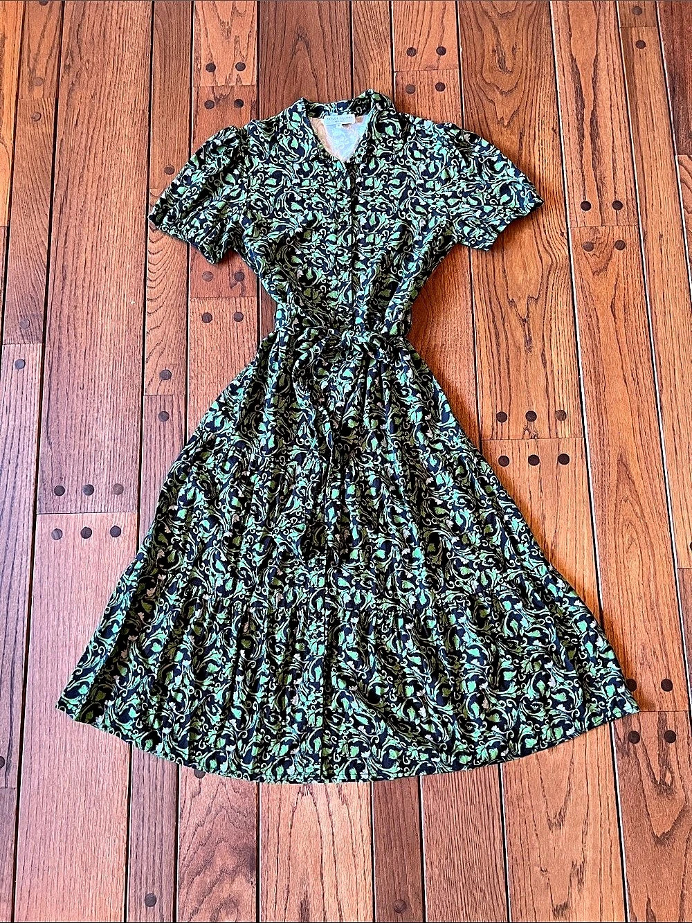 Taylor Tillman Floral Midi Dress in Green & Black Size Small